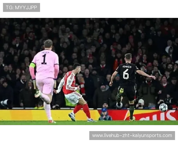 欧冠夜翻车指南！拜仁多特齐失足，阿森纳成最大变量，昨夜欧冠